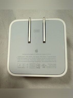 Apple 35W Dual USB-C Port Compact Power Adapter ​​​​​​​(US)